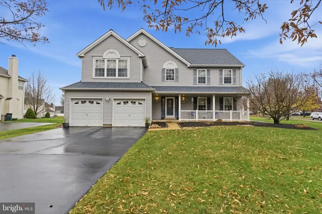 561 Zinn Dr, SOUTHAMPTON