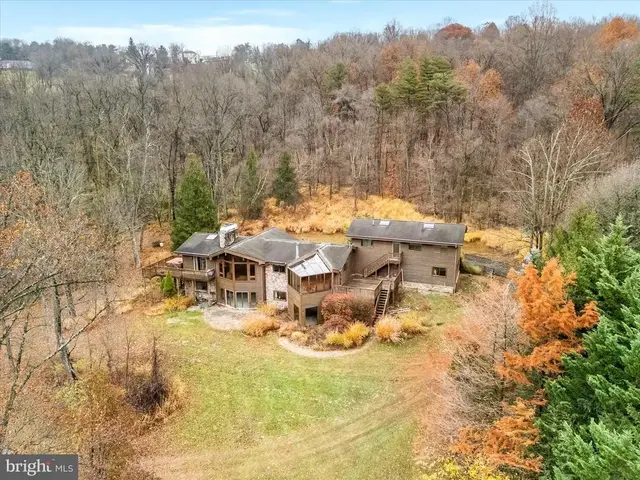 7442 Dogwood Ln, Middletown