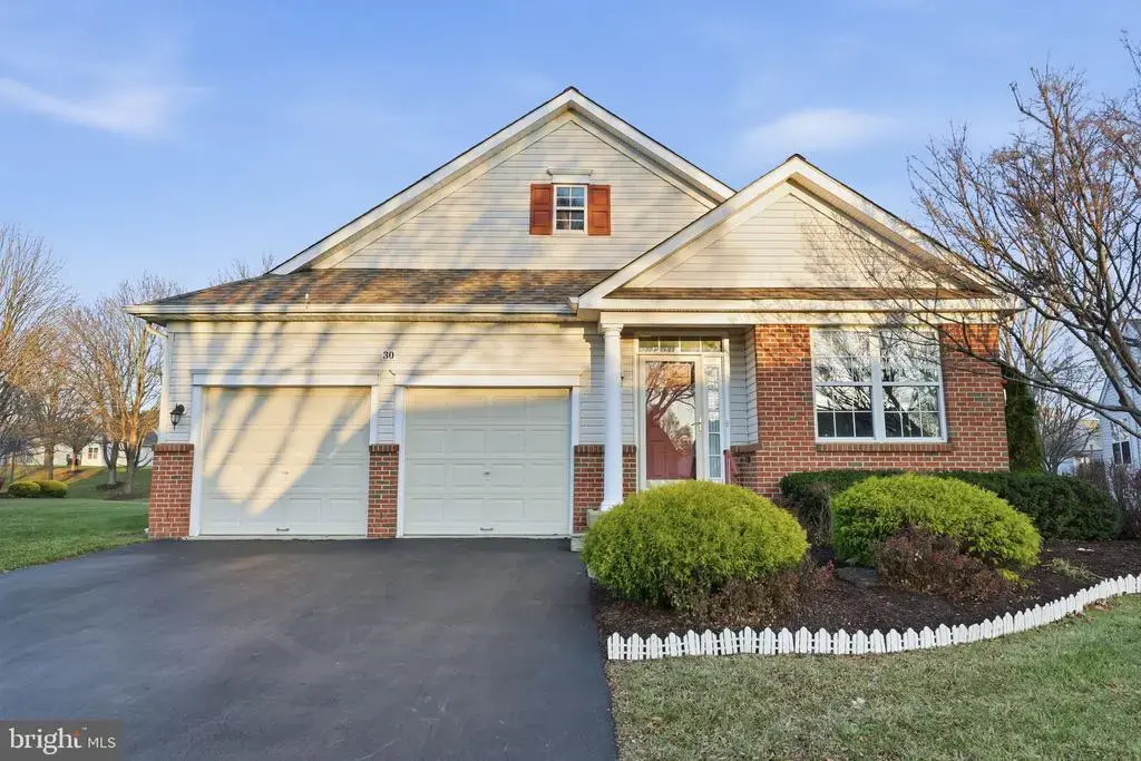 30 Tupelo Ln, LANGHORNE