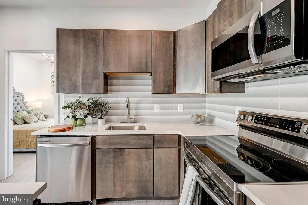 421 S Broadway #400, Baltimore