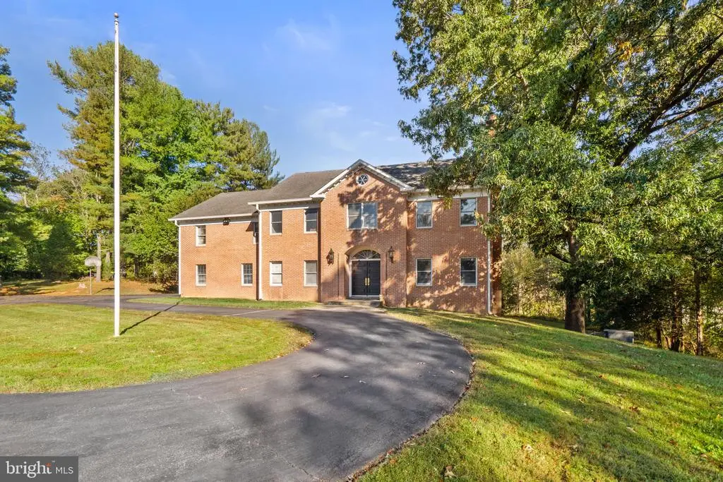 9200 Falls Run Rd, MCLEAN