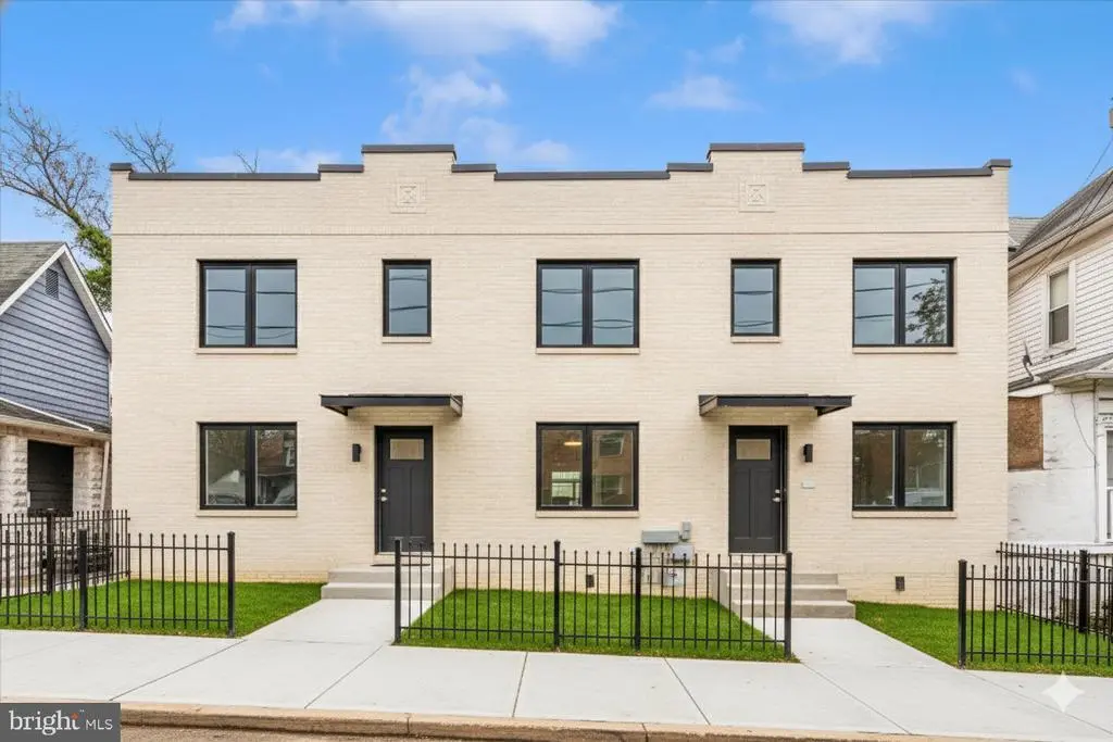 2513-2515 22nd St Ne, Washington