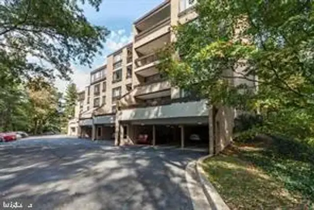 4940 Sentinel Dr #4-406, Bethesda