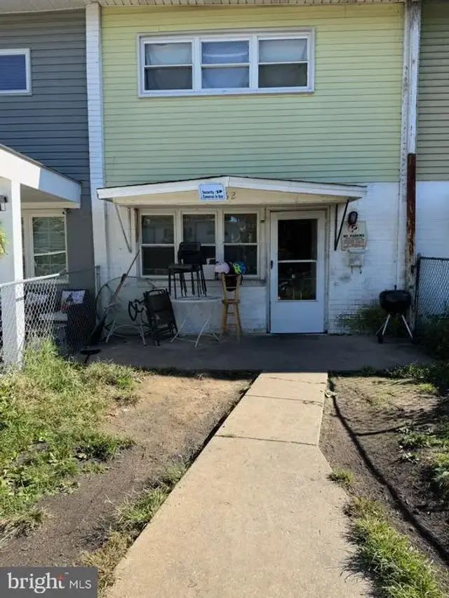 62 Rose Ln, New Castle