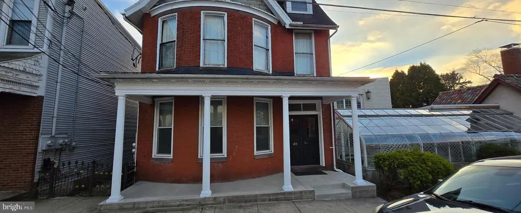 213 W Market St #3rd Fl, ORWIGSBURG