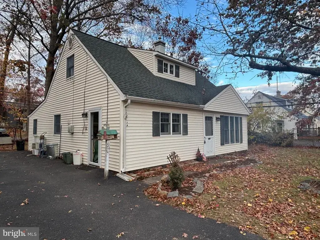 606 Fairhill Rd, MORRISVILLE