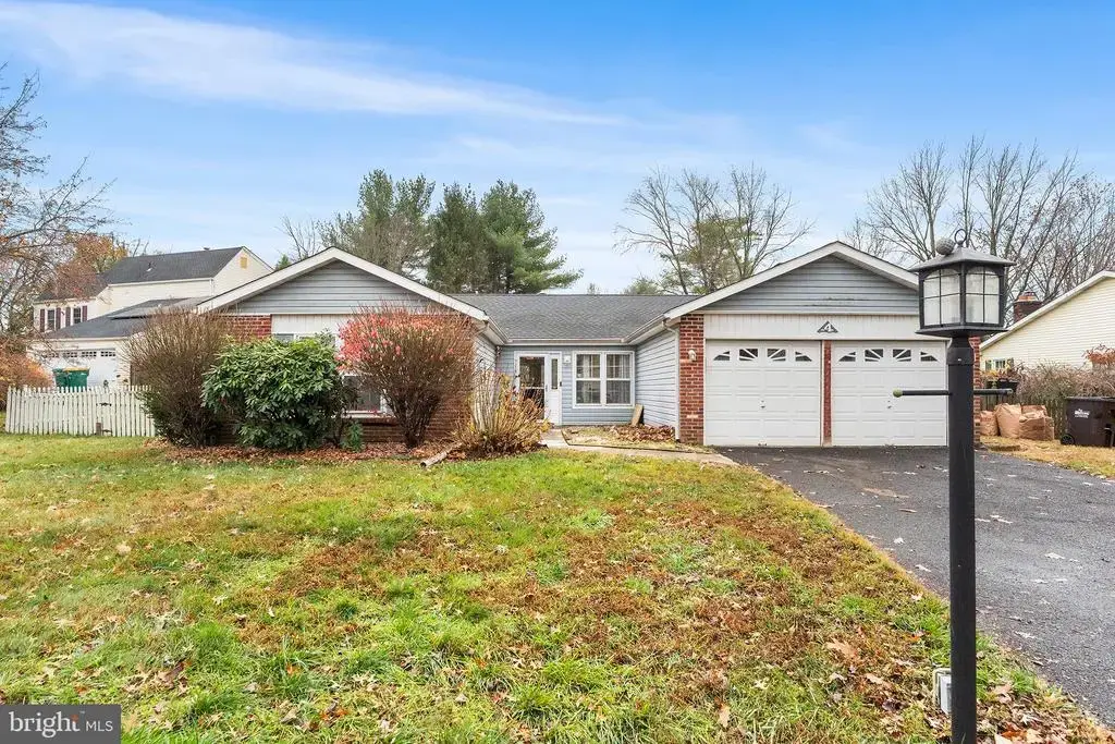 4 Westwood Ct, NEWTOWN