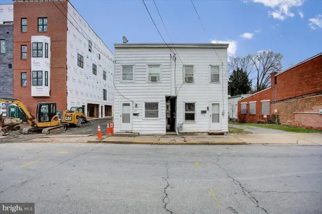 208 Broadway St, Frederick