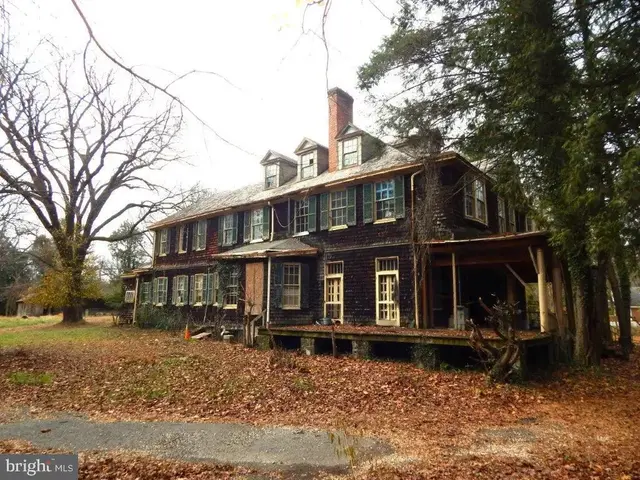605 Upland Rd, Pikesville