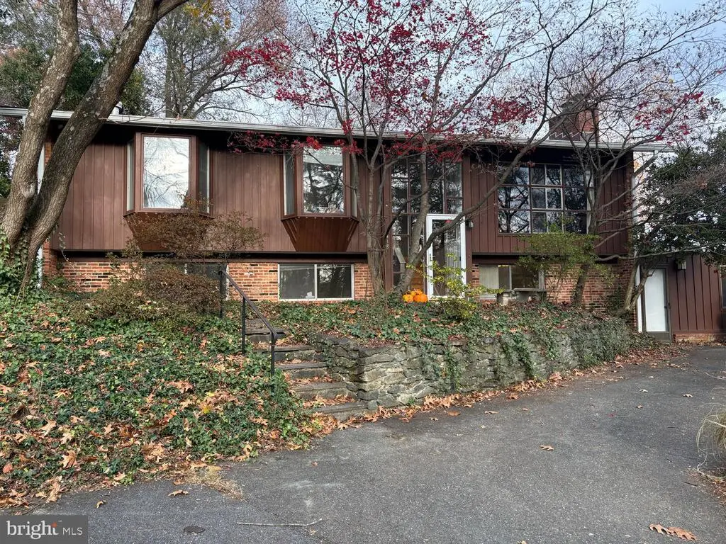 6418 Bannockburn Dr, BETHESDA