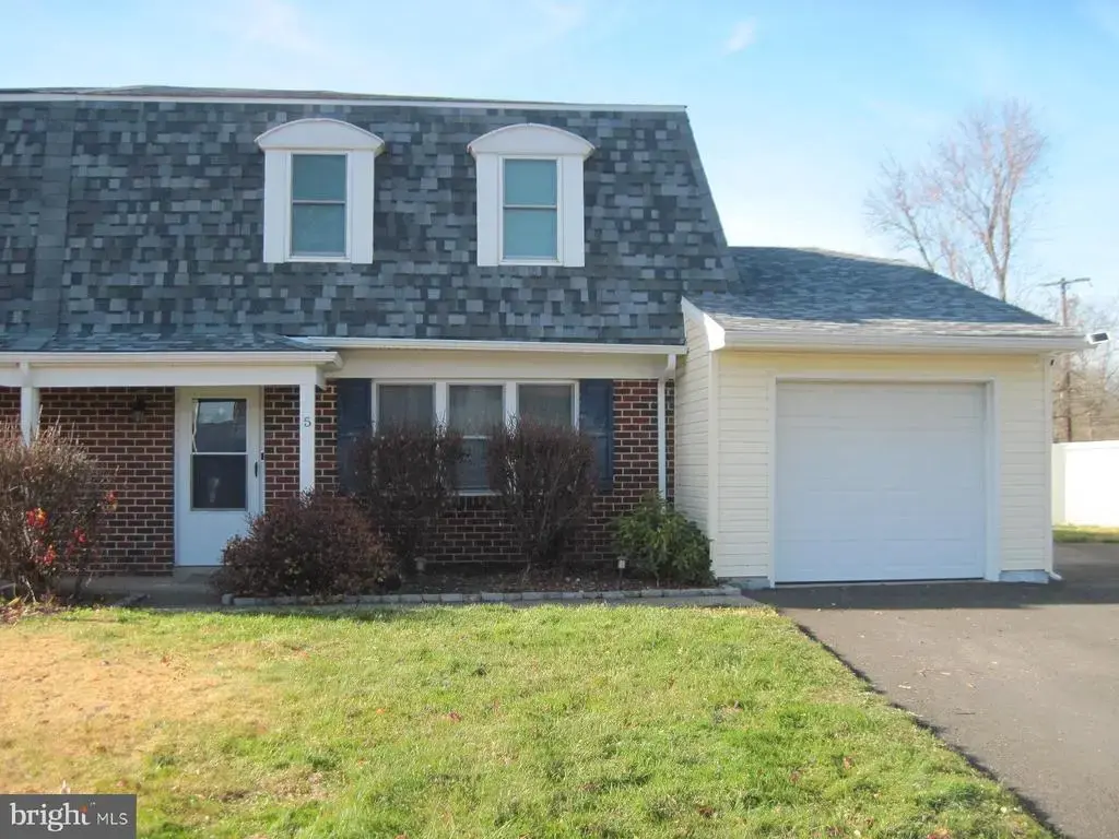5 Essex Ct, QUAKERTOWN