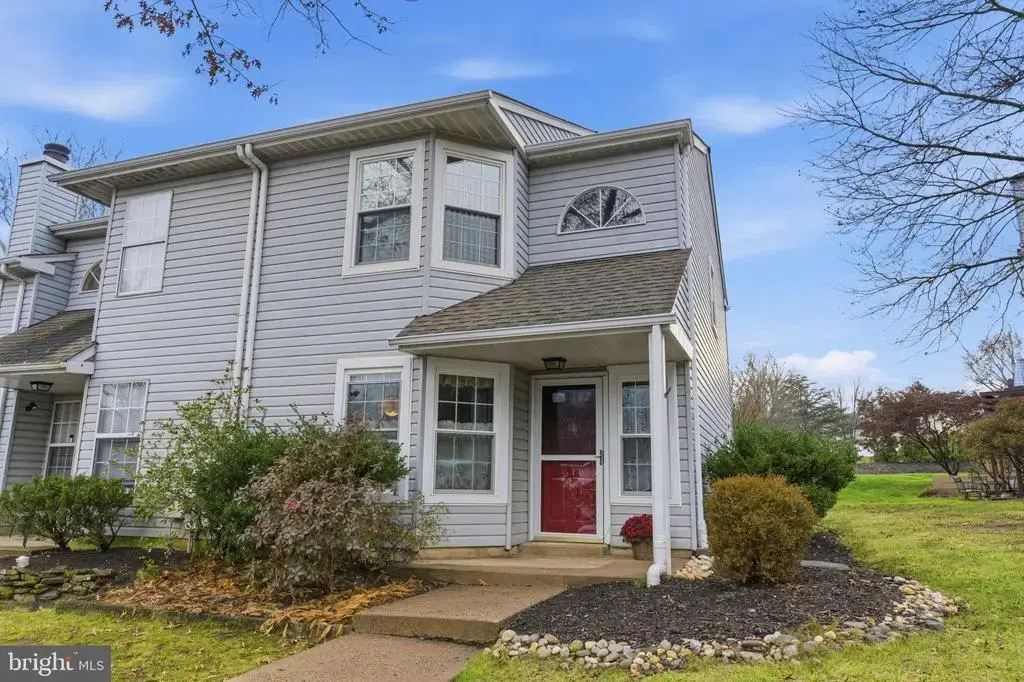 48 Old Mill Ln, SOUTHAMPTON