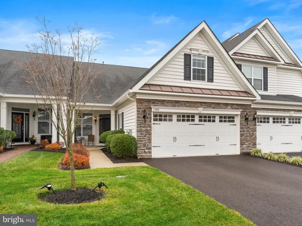 1749 Locust Dr, YARDLEY