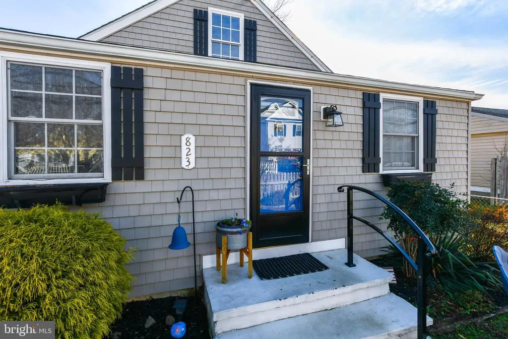 823 Selby Blvd, Edgewater