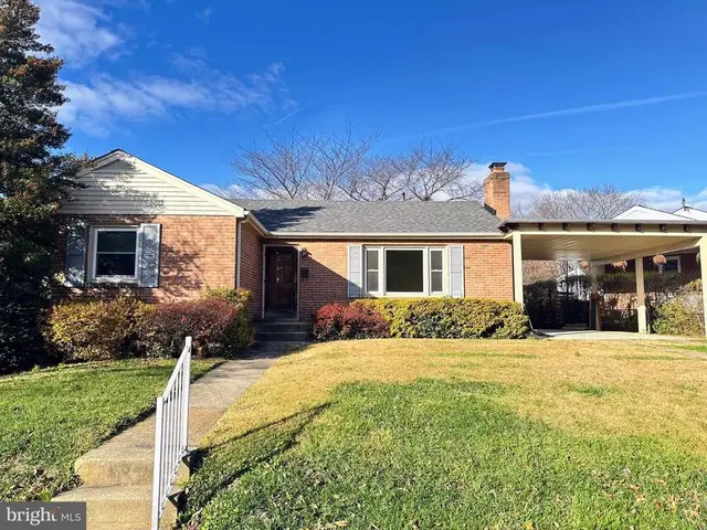 915 Shawnee Dr, Frederick
