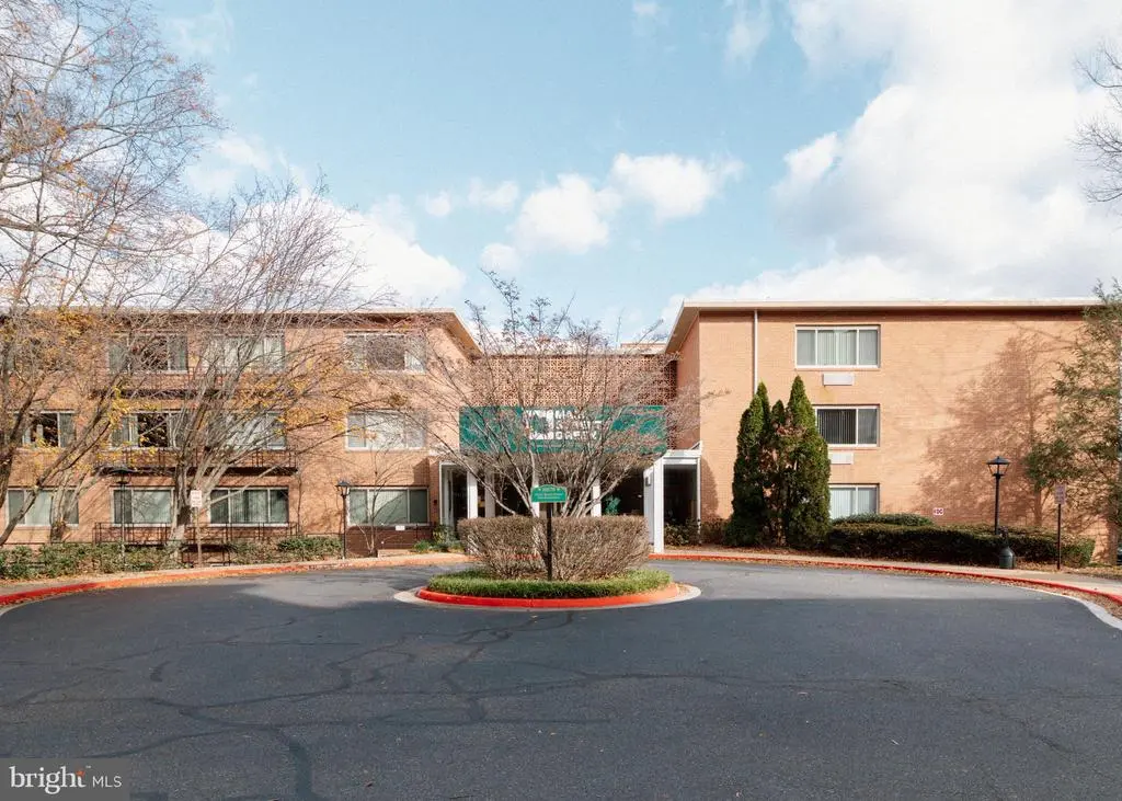 10570 Main St #424, FAIRFAX