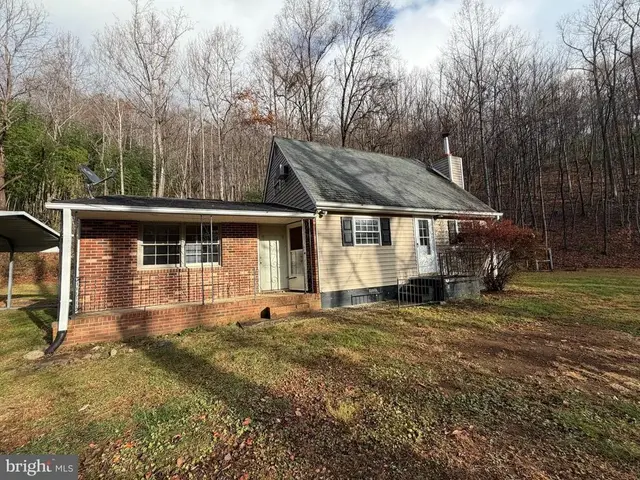 398 Lost Lakeview, Madison