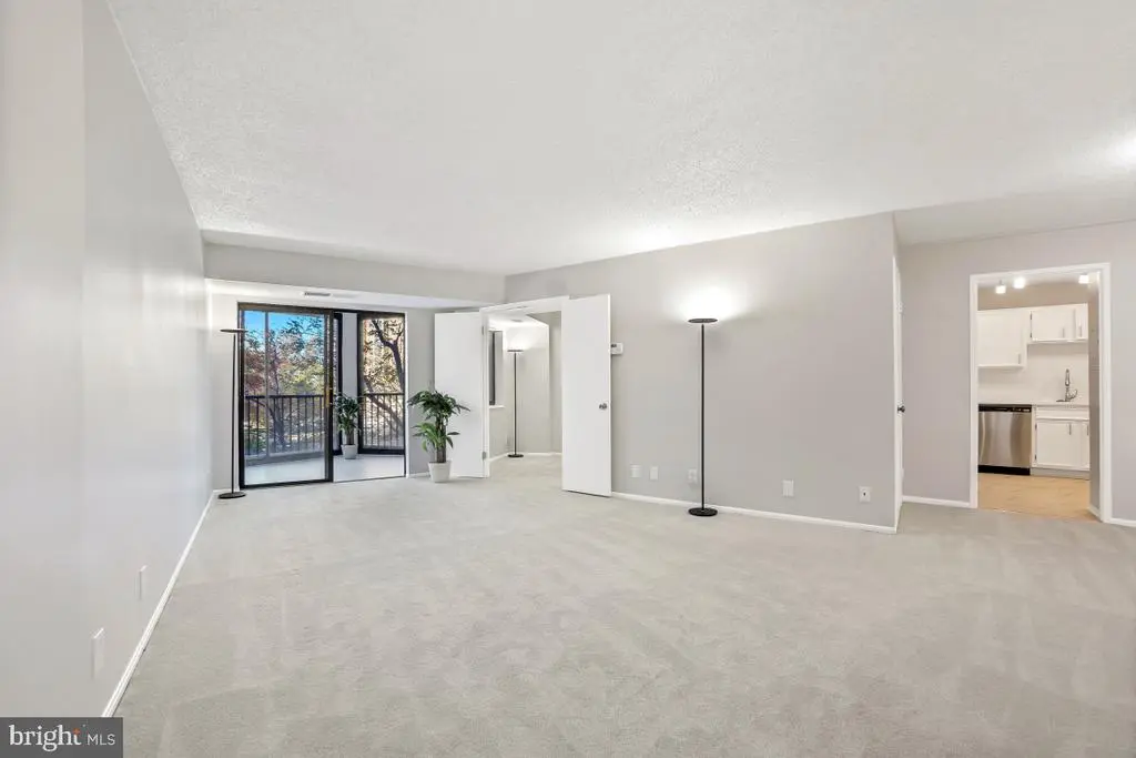 5902 Mount Eagle Dr #303, ALEXANDRIA