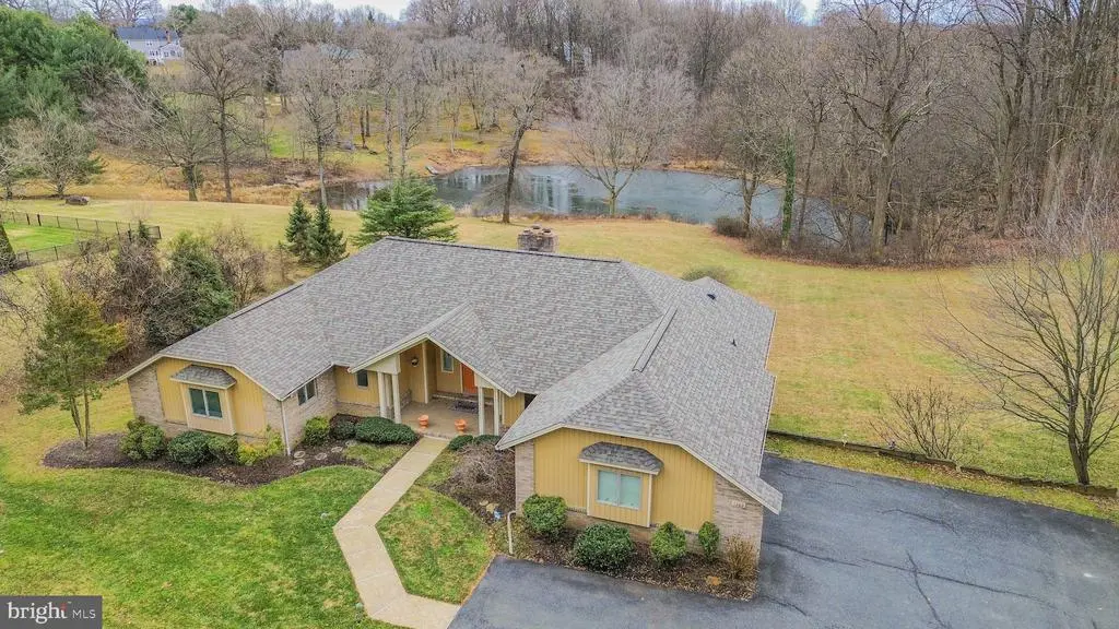 7305 Longfield Dr, Kingsville