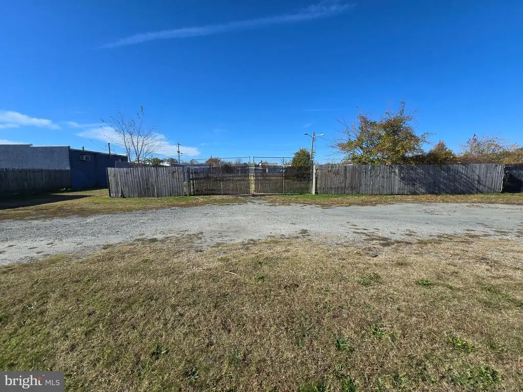 908 Upshur St #4, Salisbury