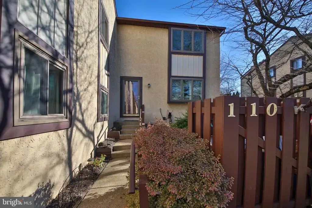 110 Palace Ct, CHALFONT