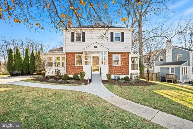 2700 Spencer Rd, Chevy Chase