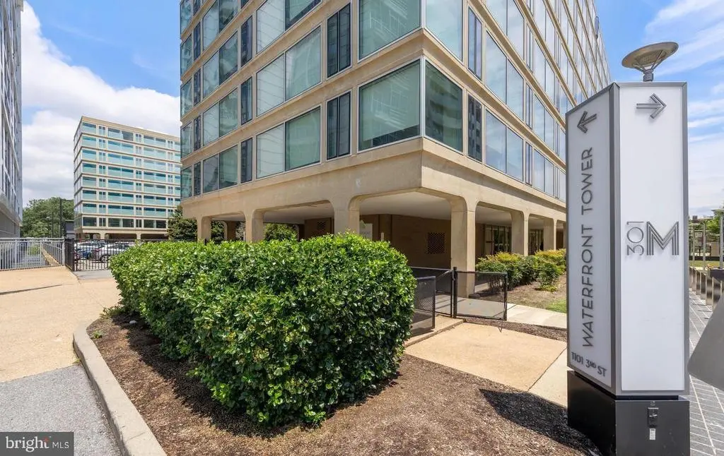 1101 3rd St Sw #114, WASHINGTON