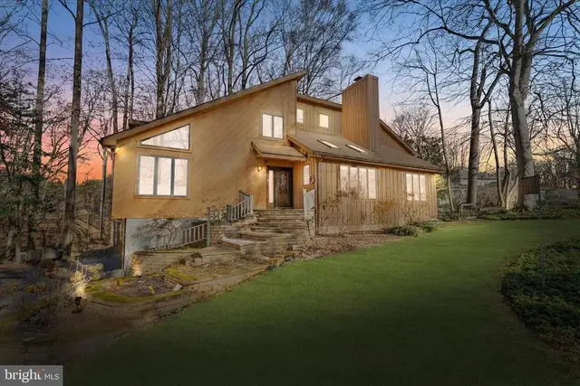 25 Brentwood Ln, Newark