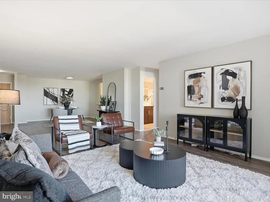 1800 Old Meadow Rd #1017, MCLEAN