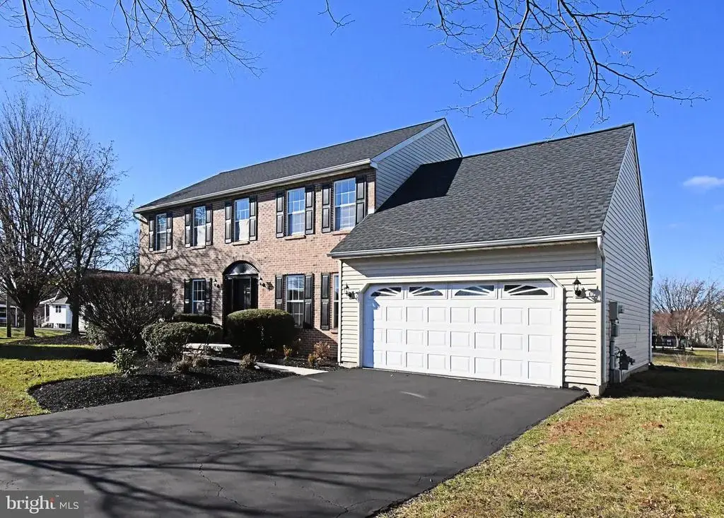 110 Greenfield Ln, WARRINGTON