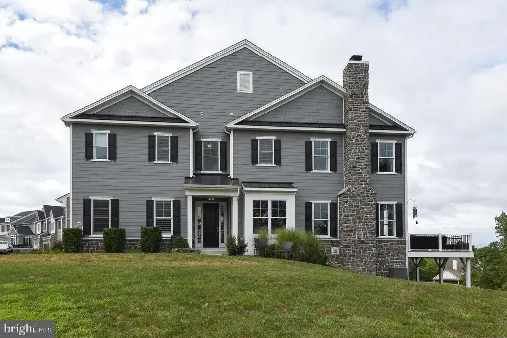 8 Elizabeth Ln, DOYLESTOWN