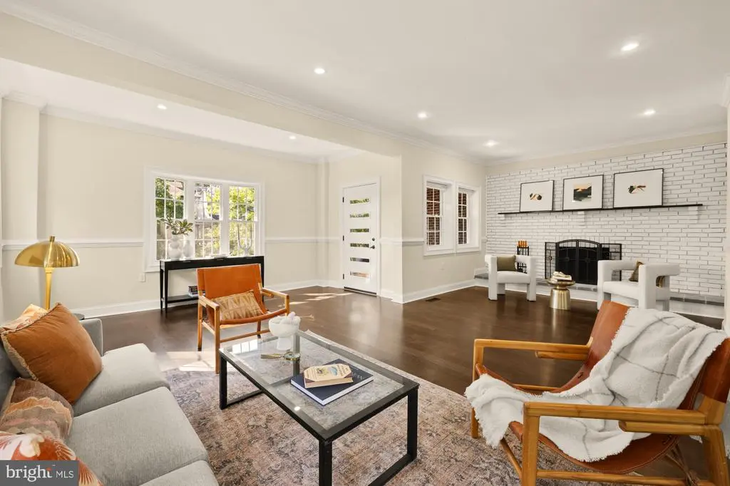 1406 Lawrence St Ne, WASHINGTON