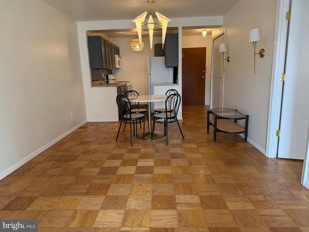 730 24th St Nw #208, WASHINGTON