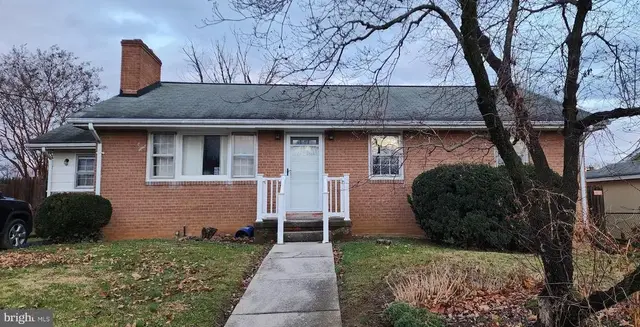 1216 Commonwealth Ave, Front Royal