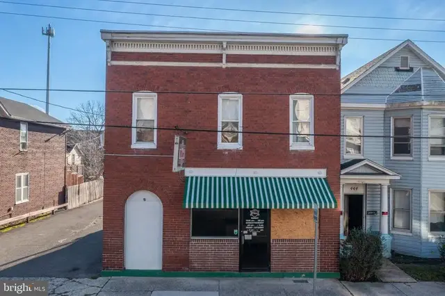440 Columbia St, Cumberland