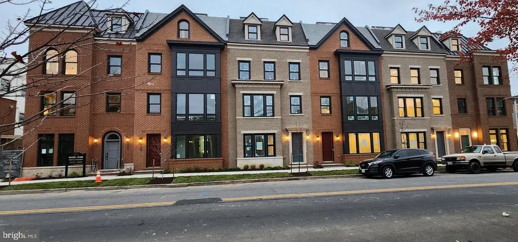 109 N West St, ALEXANDRIA