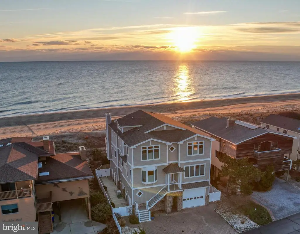 37105 Ocean Park Ln, Fenwick Island