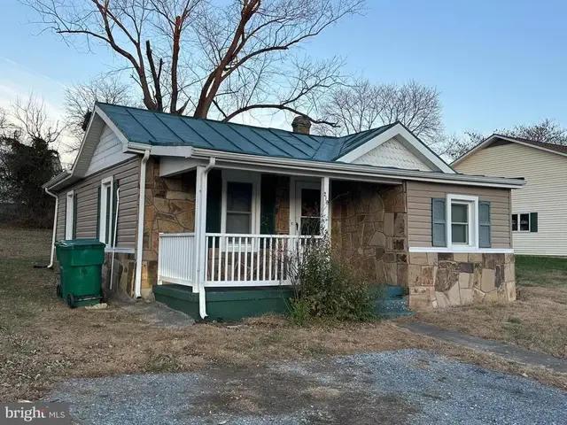 219 Seventh Ave, Luray