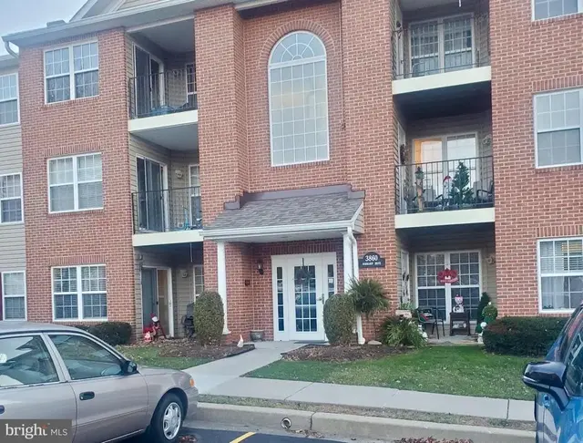 3860 Normandy Dr #1c, Hampstead