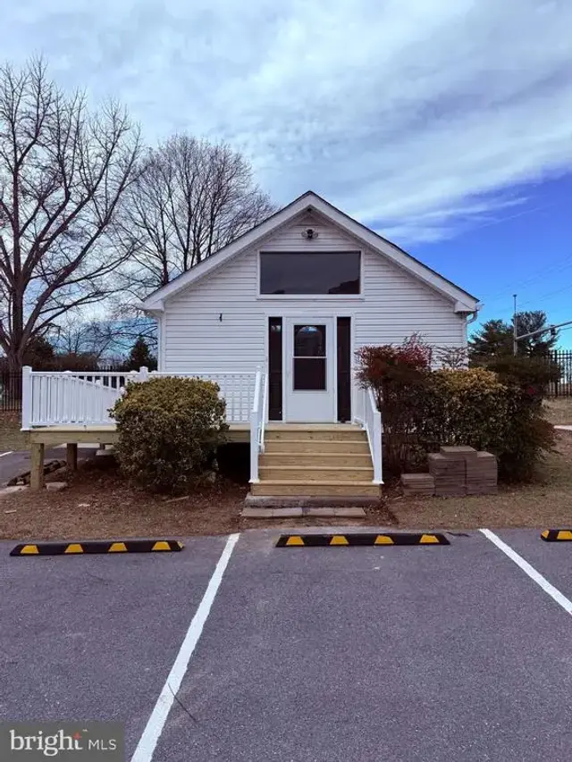 3390 Urbana #cottage, Frederick