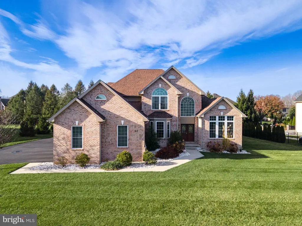 62 Surrey Dr, Easton