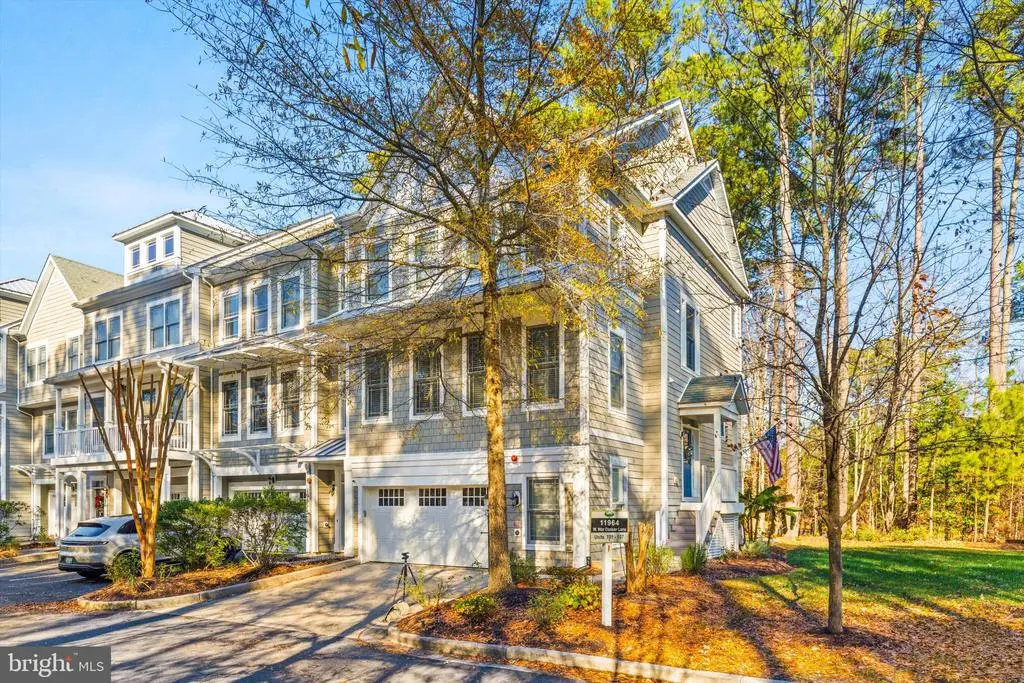 11964 W War Dancer Ln #107, Berlin