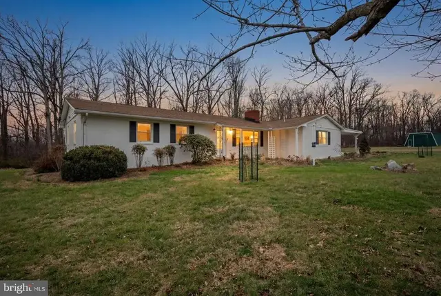 720 W Watersville Rd, Mount Airy