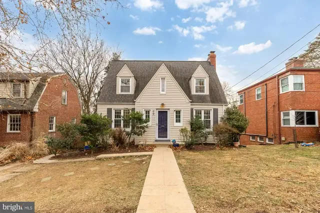 205 Hodges Ln, Takoma Park