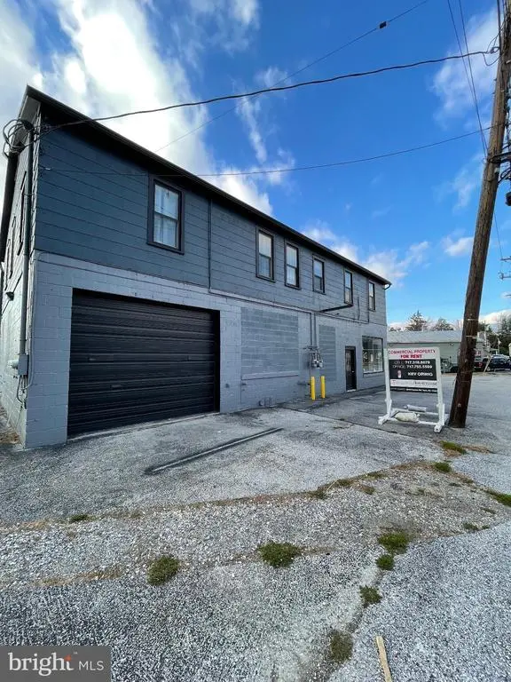 502 S Main St, Shrewsbury