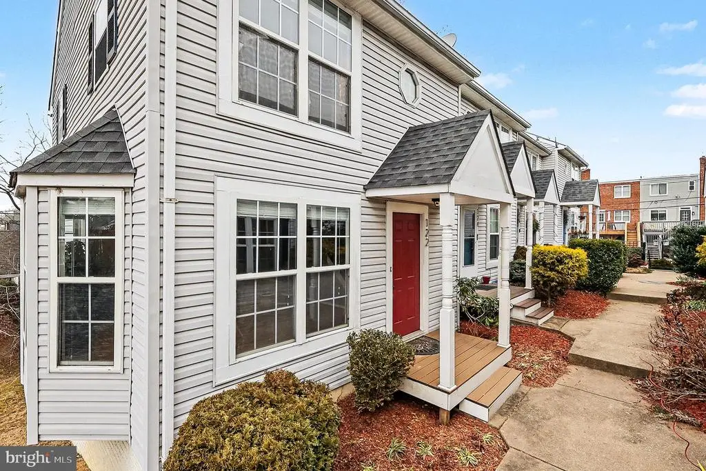 122 E Glebe Rd, ALEXANDRIA