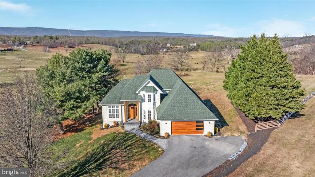 199 Meeting House Dr, WINCHESTER