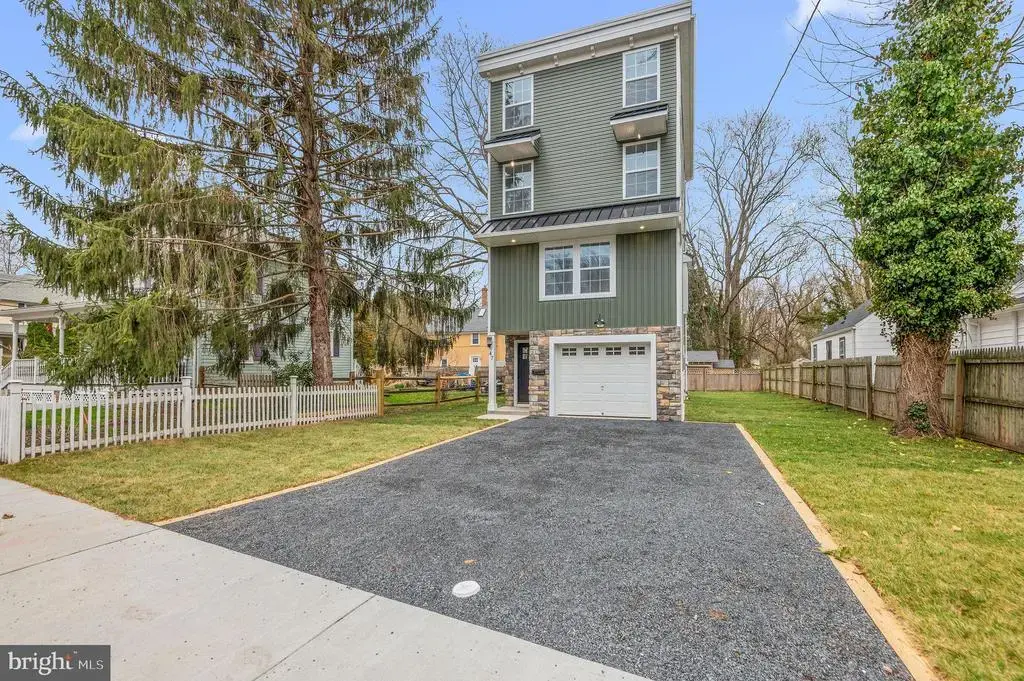 47 E College Ave, YARDLEY