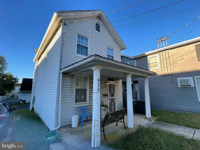 910 Montgomery St, Laurel