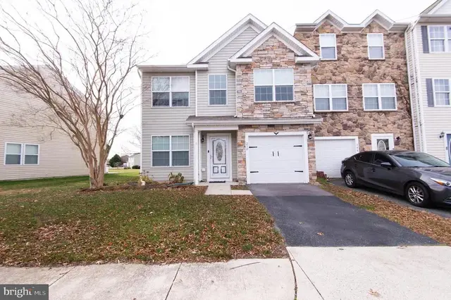 210 Wood Duck Dr, Cambridge